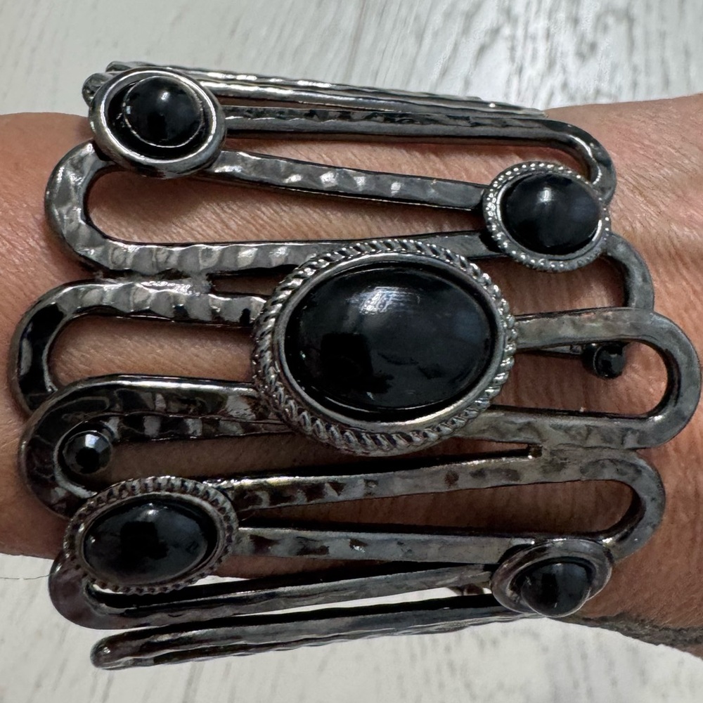 Elegant Black Silver Bracelet